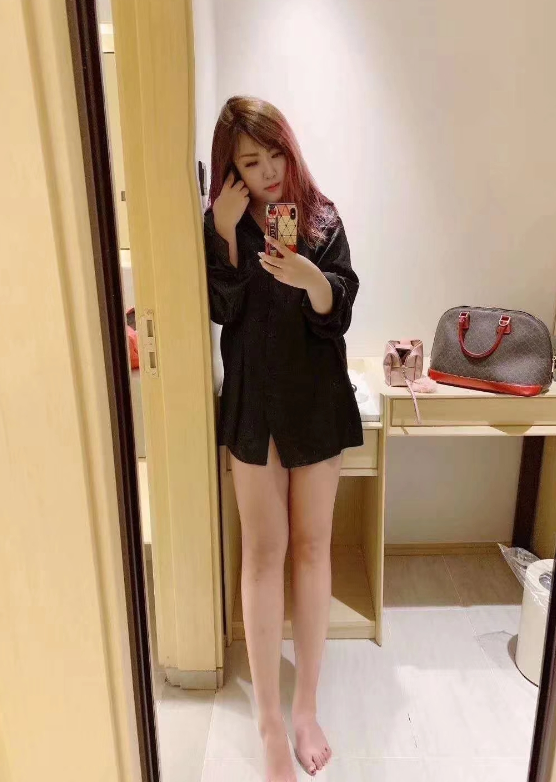年轻小胖妹